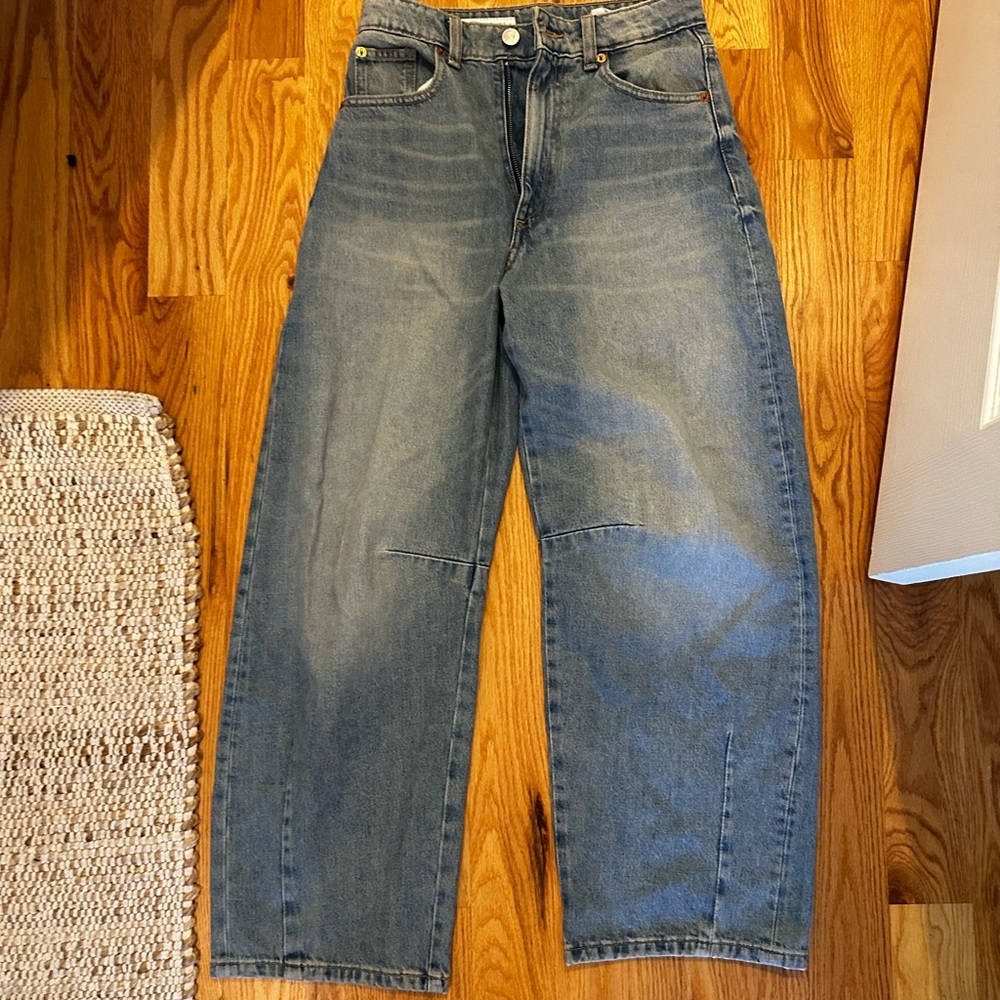 Size 0 Zara barrel Jean
